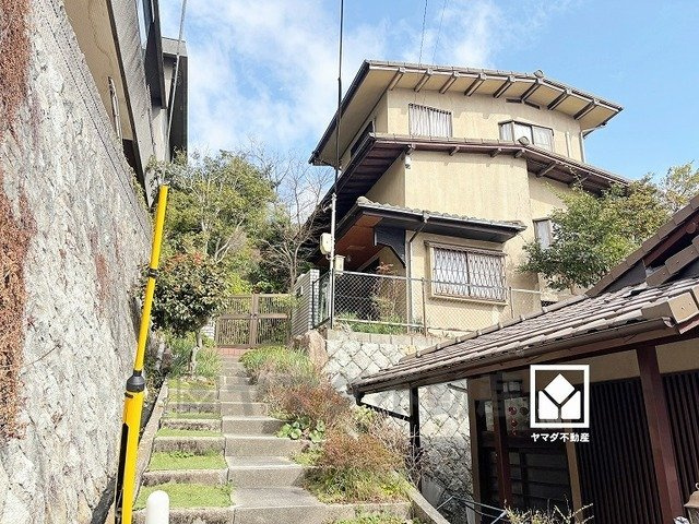 西宮市甲陽園西山町の外観