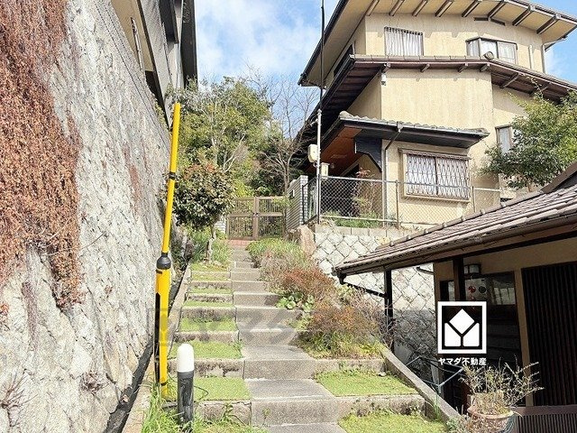 西宮市甲陽園西山町の外観