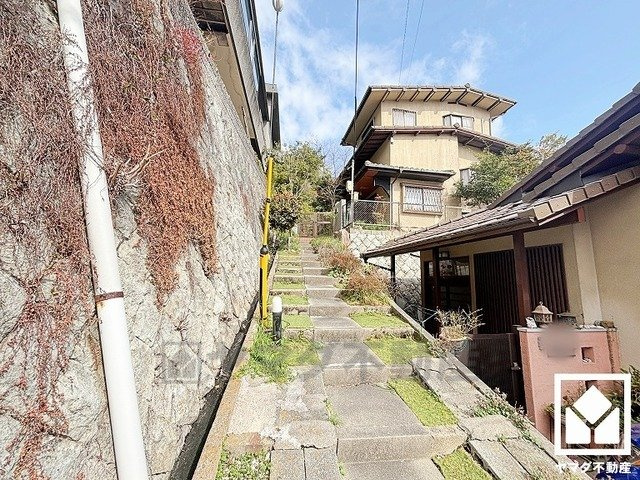 西宮市甲陽園西山町の外観