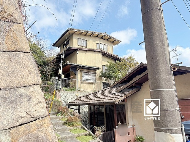 西宮市甲陽園西山町の外観