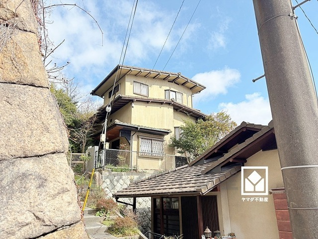 西宮市甲陽園西山町の外観