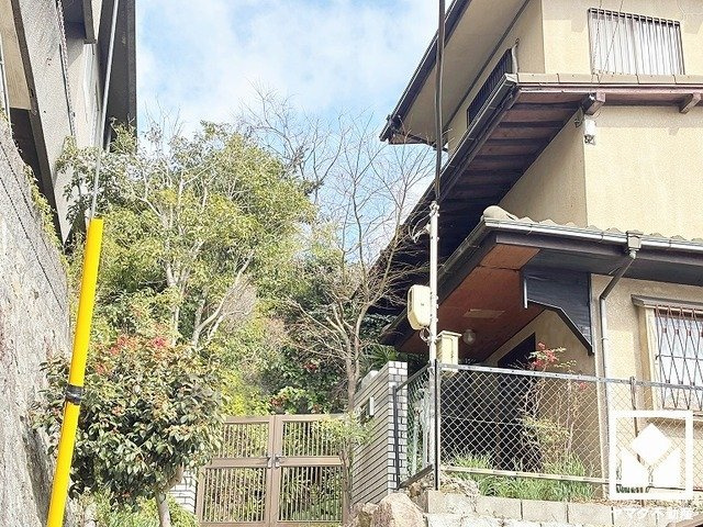 西宮市甲陽園西山町の玄関