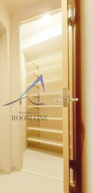 メゾン　ド　シュシュ　西巣鴨