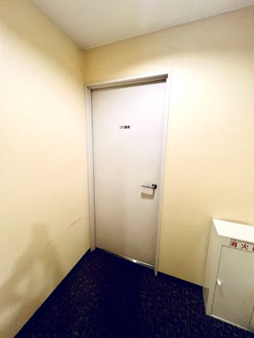 ルネッサンスタワー上野池之端のその他共用部分|各階にあるゴミステーション