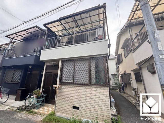 尼崎市大庄北5丁目の外観|キッチンは空間を有効活用できる壁付けタイプ。