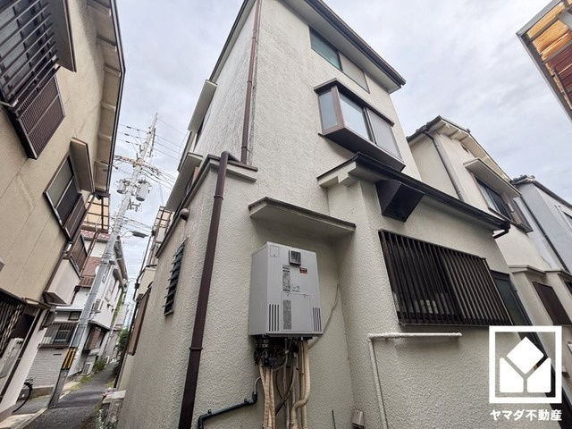 尼崎市大庄北5丁目の外観|2沿線利用可能で、毎日の通勤・通学だけでなく、休日のお出かけまで利便性に優れています。