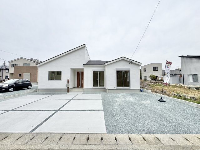 花川町 3号棟のその他|駐車場は並列駐車で3台以上可能となっております。