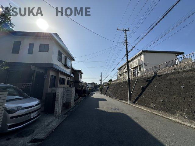 下永谷2丁目　建物１３０㎡以上の５LDK　の玄関|玄関から奥行のある廊下があるので、より広く見える視覚効果があります。