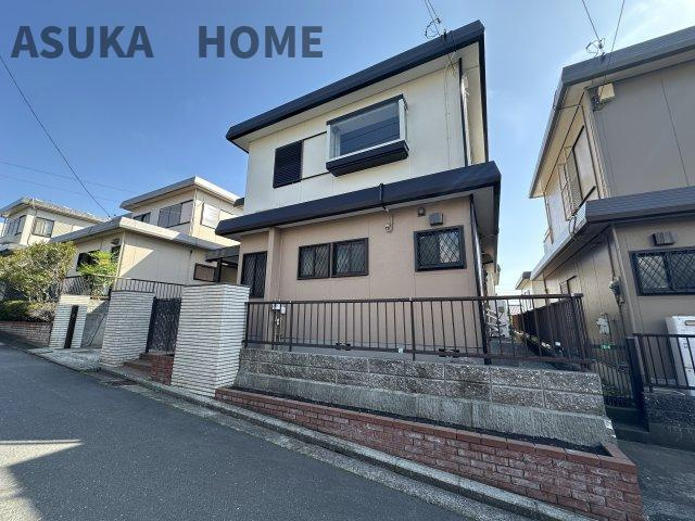 下永谷2丁目　建物１３０㎡以上の５LDK　の外観|南ひな壇になっているのでお隣との境からの目線も気になりません。