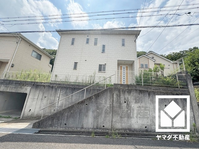 西宮市名塩平成台の外観|毎日の家事の負担を軽減でき、水道代の節約にもなる食器洗乾燥機付き。