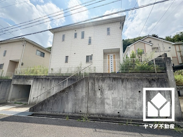 西宮市名塩平成台の外観|全居室に窓がございます。明るい陽光がたっぷり差し込む心地よい生活空間です。