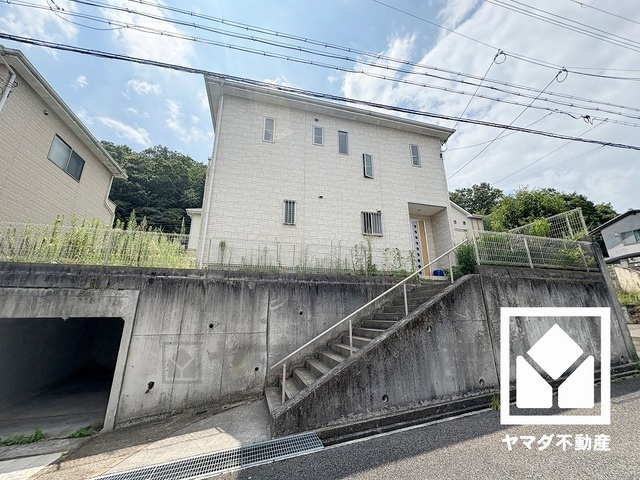 西宮市名塩平成台の外観|シンプルで飽きのこない設計が、暮らしに余白をもたらします。
