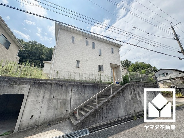 西宮市名塩平成台の外観|事前にご予約頂きましたら、営業時間外のご案内等も可能です。