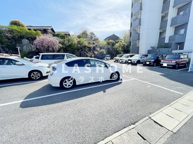 ルミナスパレス刈谷の駐車場