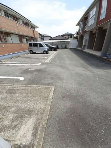 カーサ中村Ｂの駐車場|駐車スペースもあります☆