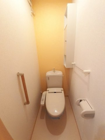 カーサ中村Ｂのトイレ|嬉しい温水洗浄便座付き♪