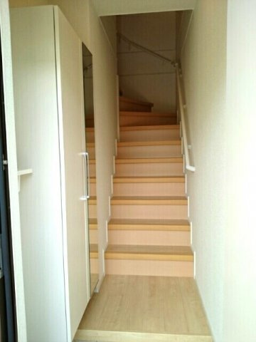 ブリッサⅢの玄関|シューズボックス付きの玄関です★