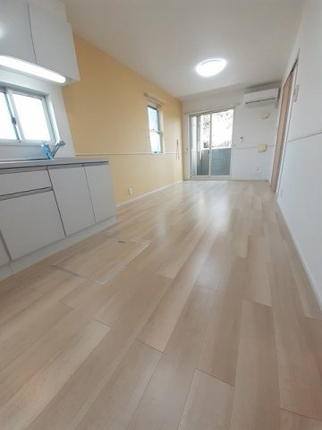 リバフィーＡの居間・リビング|広いリビングです☆