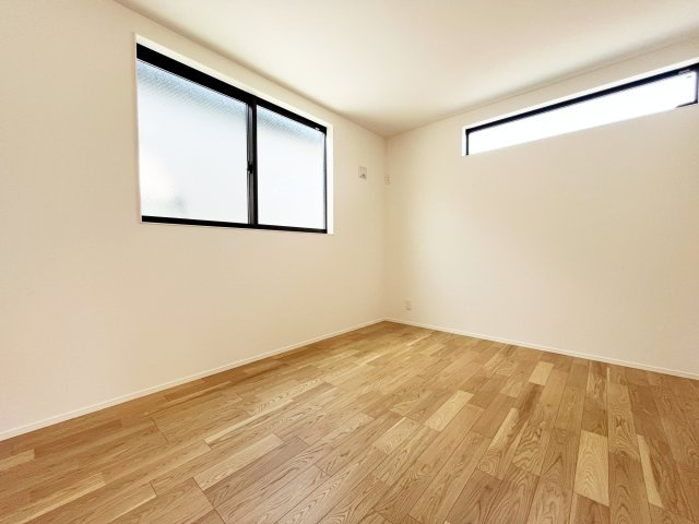 『八王子市新築戸建て』八王子市万町115-13【仲介手数料無料】の洋室|～仲介手数料無料☆八王子ひなた不動産～八王子市万町　新築戸建て