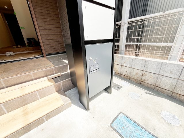 『八王子市新築戸建て』八王子市万町115-13【仲介手数料無料】の玄関|～仲介手数料無料☆八王子ひなた不動産～八王子市万町　新築戸建て