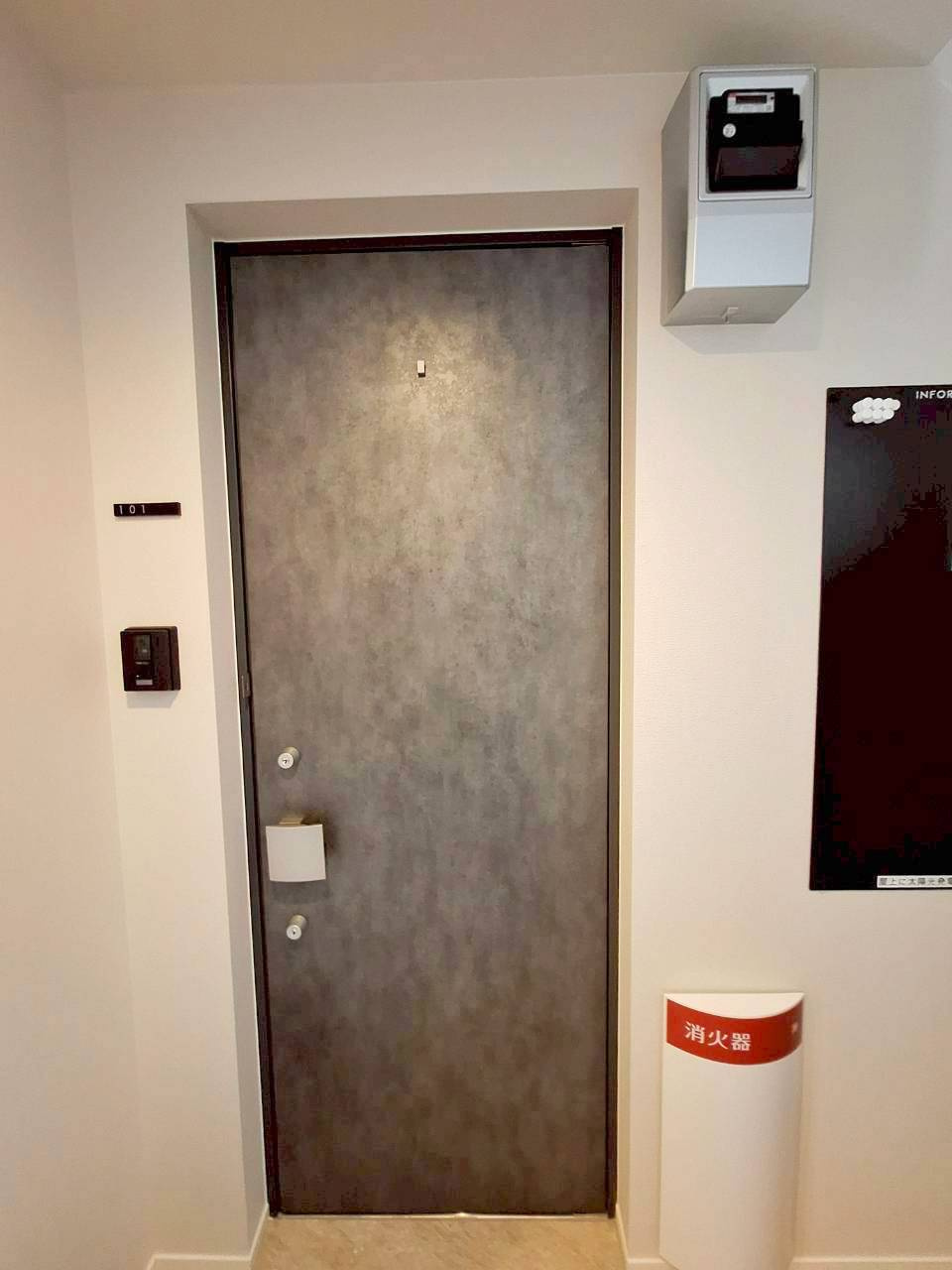 Ｖｉｌｌａ　Ｐｅｒｓｉｍｍｏｎ（ヴィラ　パーシモン）のエントランス|★オートロック付きエントランスと宅配ＢＯＸ★
