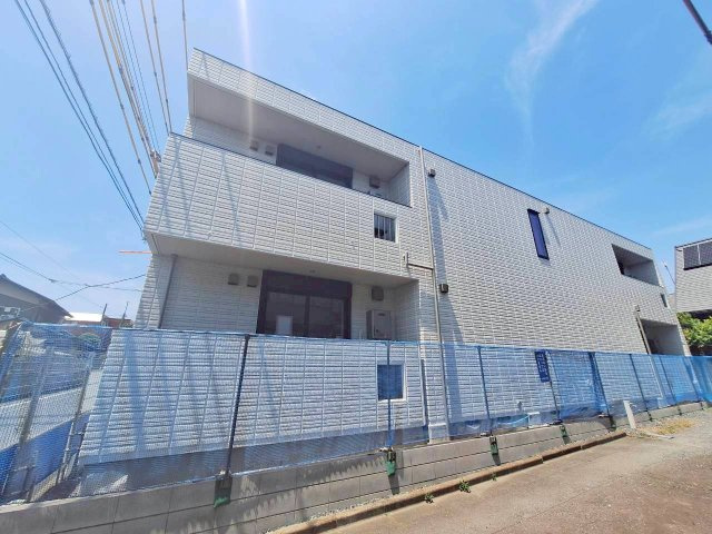 Ｖｉｌｌａ　Ｐｅｒｓｉｍｍｏｎ（ヴィラ　パーシモン）のエントランス|住環境良好の立地