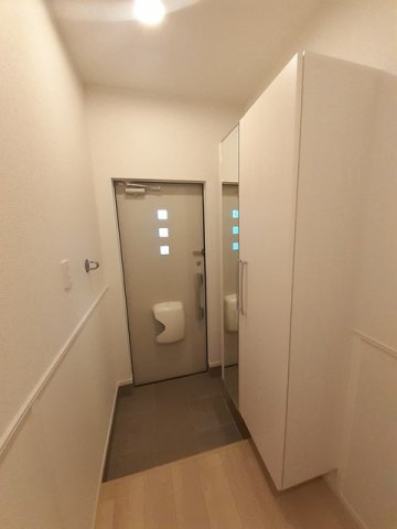 トレスプエンテ　Ⅰの玄関|シューズボックス付きの玄関です★