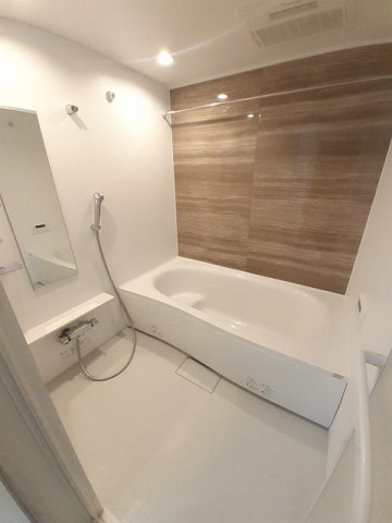 トレスプエンテ　Ⅰの浴室|追い焚き・浴室乾燥機付きのお風呂です♪