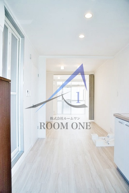 マンハイム西落合の居間・リビング|洋室のお部屋です。