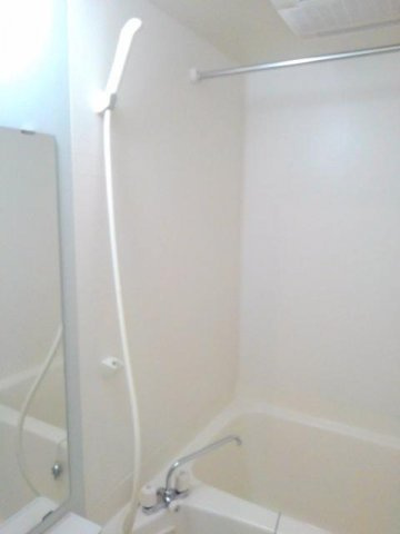 ラフィーネガーデンの浴室|浴室乾燥機付きのお風呂です♪