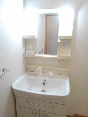 ラフィーネガーデンの洗面所|広い洗面スペースです★