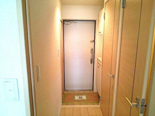 アベニール国立の玄関|ゆったりとした玄関です