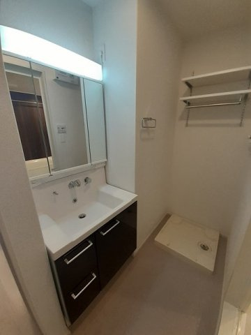 ブリアン　メゾン　みやき　Ａの洗面所|三面鏡の洗面台です☆