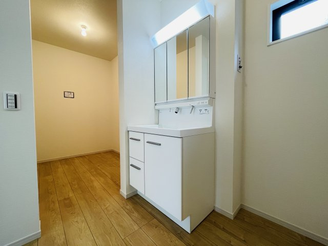 『八王子市新築戸建て』八王子市東浅川町563-5【仲介手数料無料】　８期の独立洗面台|～仲介手数料無料☆八王子ひなた不動産～八王子市東浅川町　新築戸建て