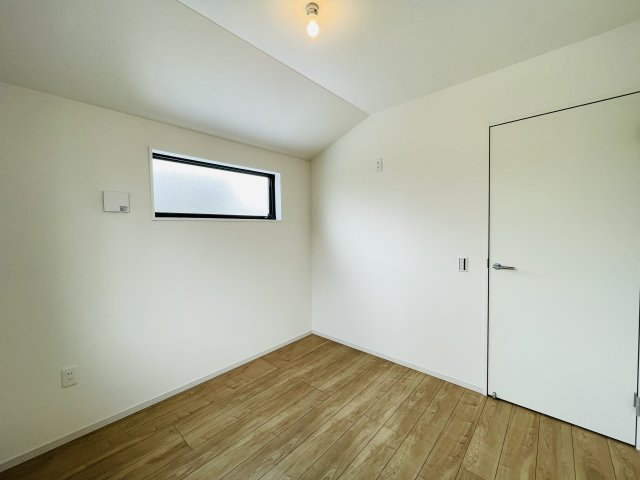 『八王子市新築戸建て』八王子市東浅川町563-5【仲介手数料無料】　８期の洋室|～仲介手数料無料☆八王子ひなた不動産～八王子市東浅川町　新築戸建て