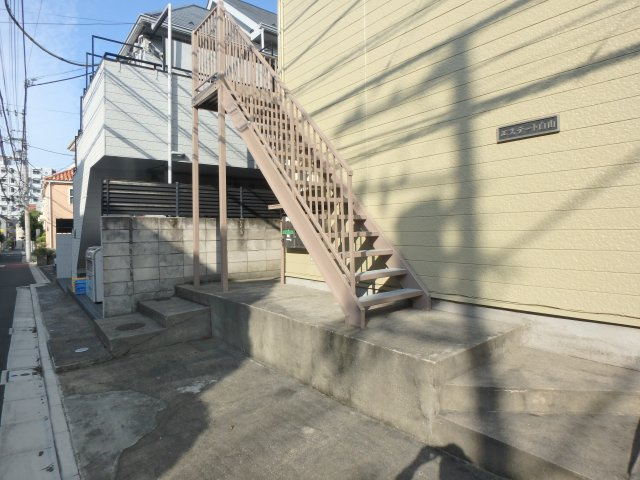 エステート白山のエントランス