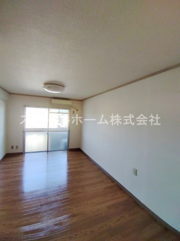 【居間・リビング】 | リトルハイム豊 | ゆったりとした居間です