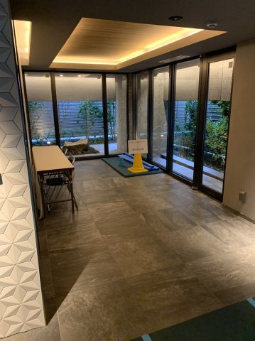 ルジェンテ文京湯島のエントランス