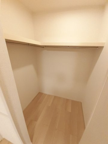 トレスプエンテ　Ⅱの収納|ウォークインクローゼットなので収納豊富です☆