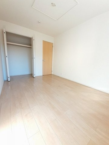 ゼロスタイルケイの寝室|クローゼット付の寝室です☆
