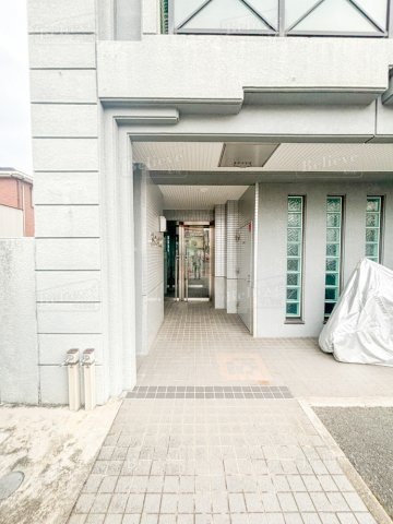 みついビルのエントランス|清潔なエントランス♪