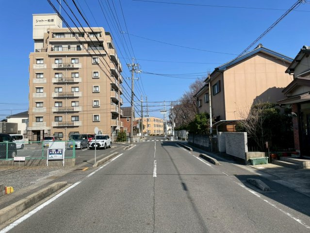 【前面道路含む現地写真】の画像