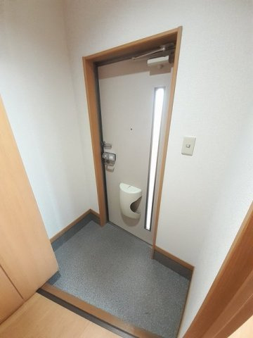 フロンテージⅡの玄関|シューズボックス付きの玄関です★