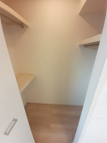 ジェルメメゾン　Ⅰの収納|ウォークインクローゼットなので収納豊富です☆