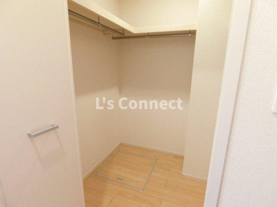 【収納】 | アルペジオ弐番館 | ウォークインクローゼットでお荷物もすっきり収納。