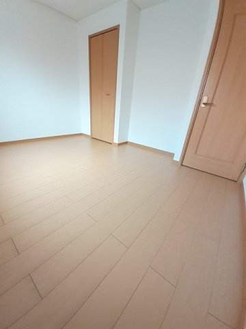 シャルマン壱番館の寝室|クローゼット付の寝室です☆