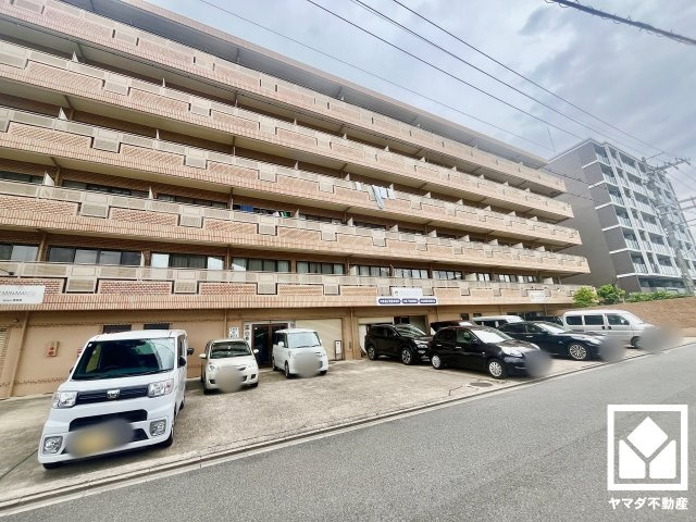 ライオンズマンション上鳥羽の外観