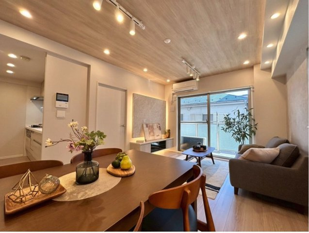 ★仲介手数料無料★サニーコート西小山（南東×南西角部屋につき、陽当たり・通風良好です）の居間・リビング