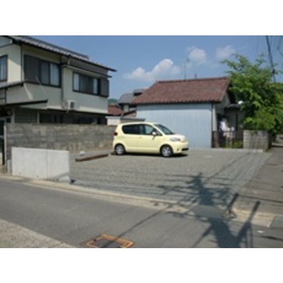 岐阜市長良の駐車場の外観