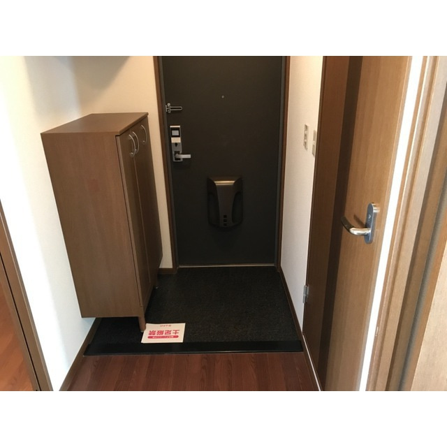 アリエス不二の玄関